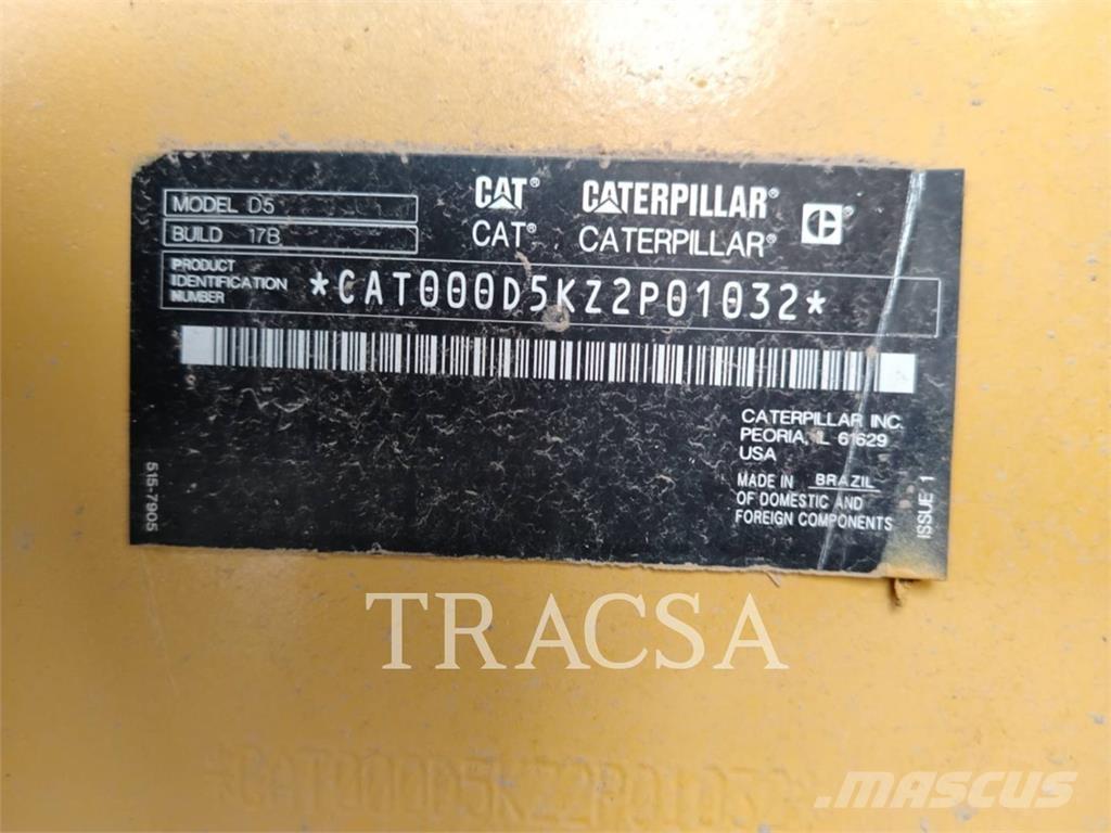 CAT D5 Buldozer sobre oruga