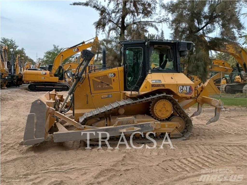CAT D5 Buldozer sobre oruga