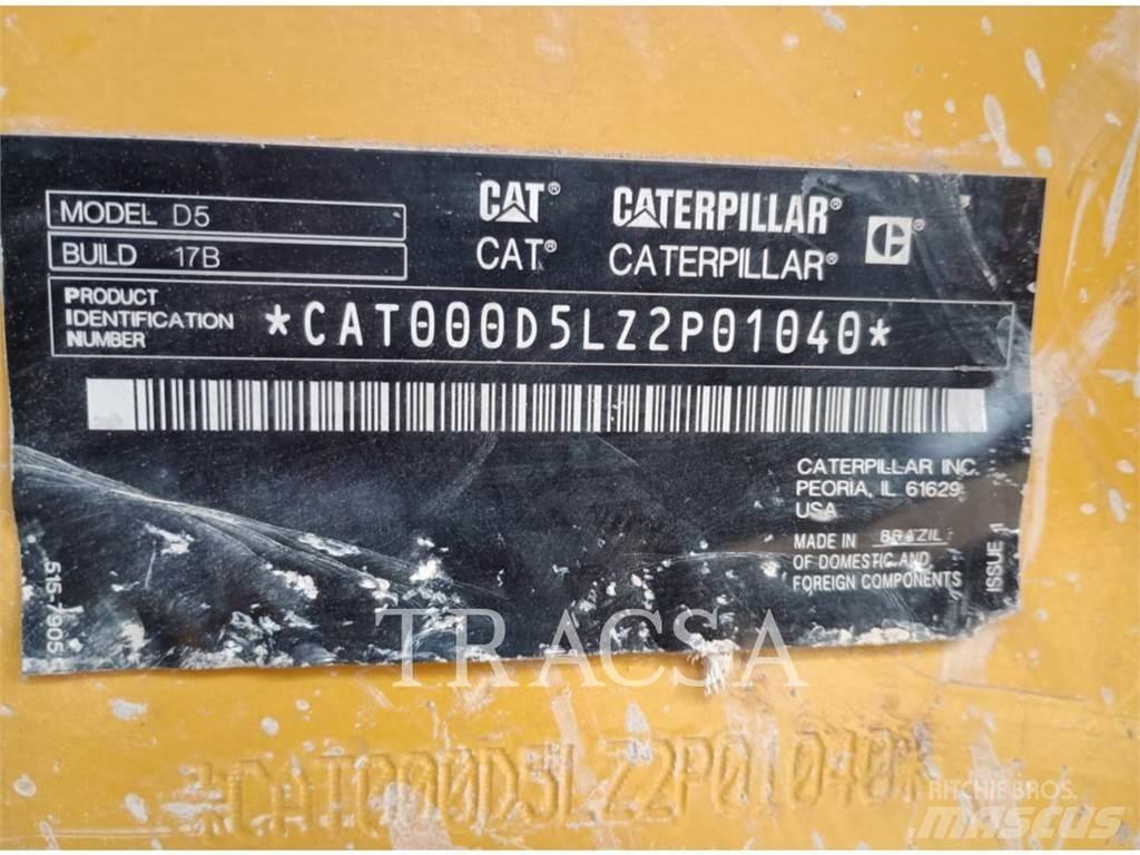 CAT D5 Buldozer sobre oruga