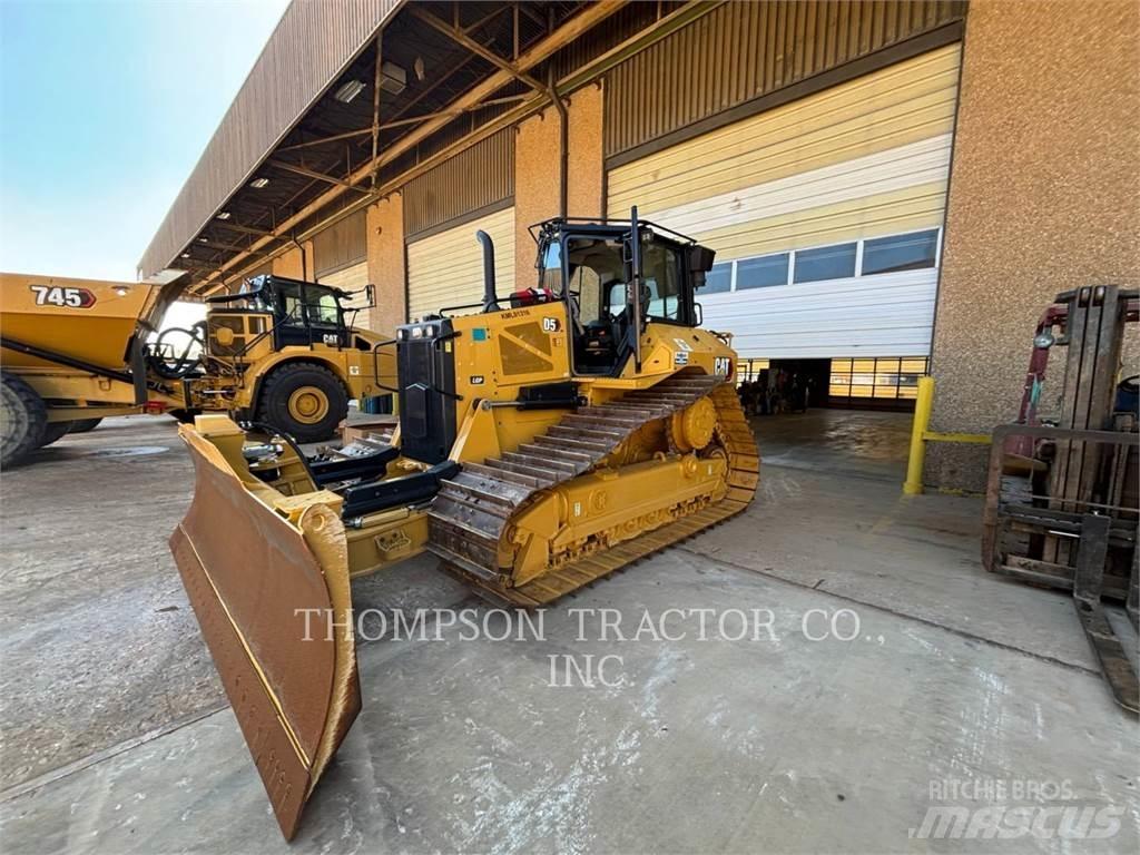 CAT D5 Buldozer sobre oruga