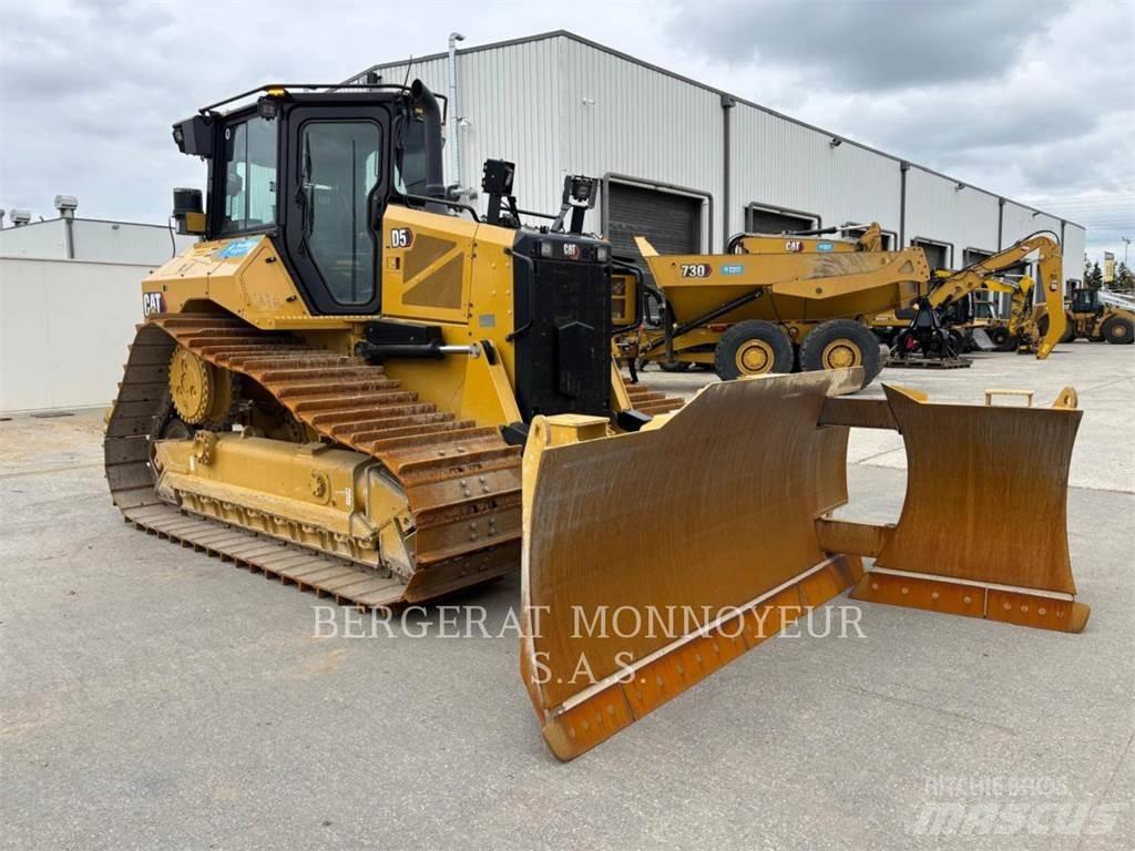 CAT D5 Buldozer sobre oruga
