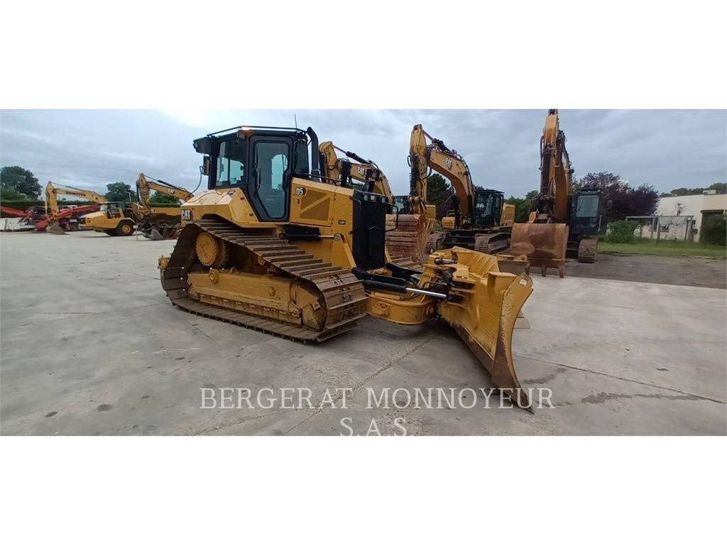 CAT D5 Buldozer sobre oruga
