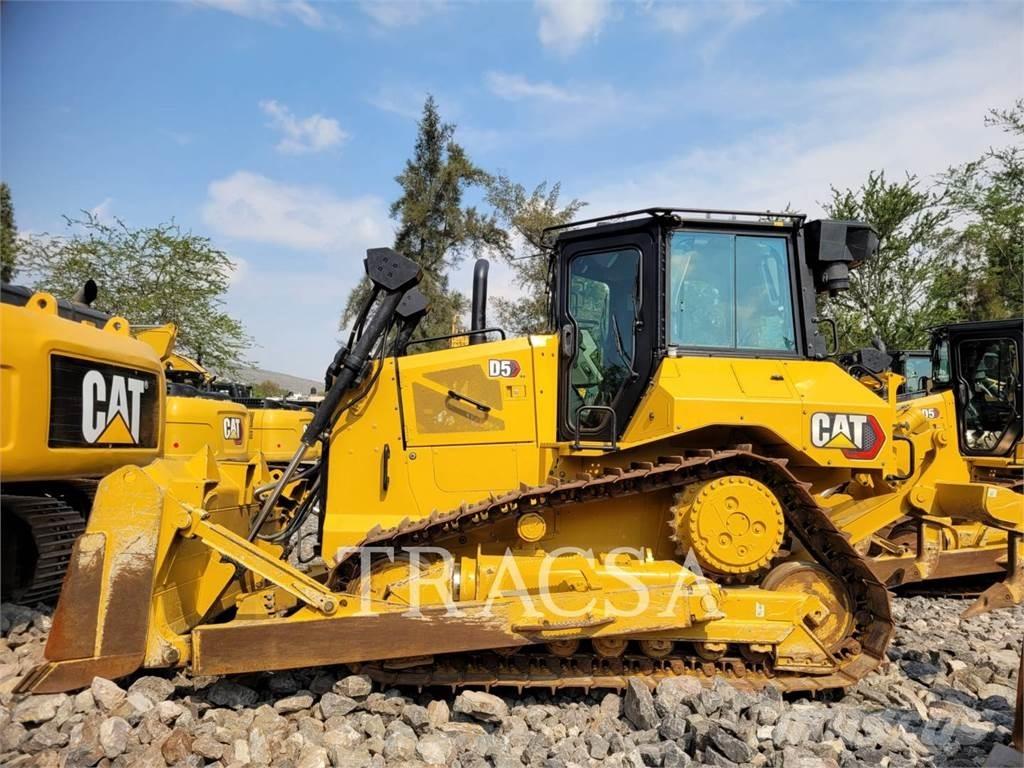 CAT D5 Buldozer sobre oruga