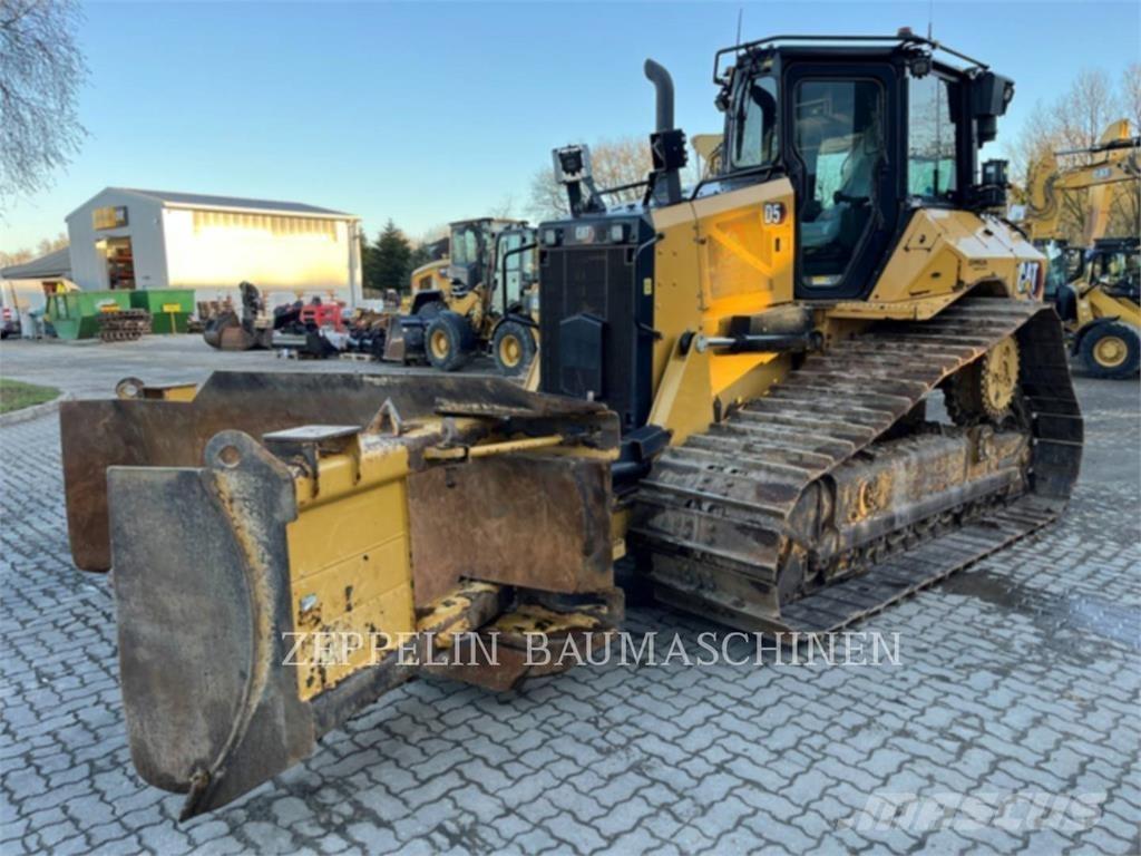 CAT D5 Buldozer sobre oruga