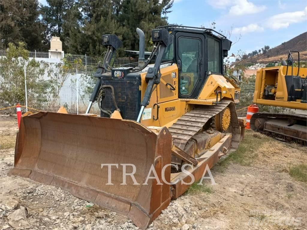 CAT D5-17 Buldozer sobre oruga