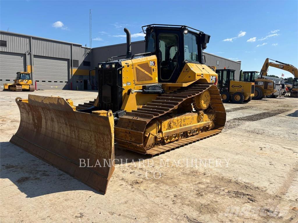 CAT D5 LGP Buldozer sobre oruga