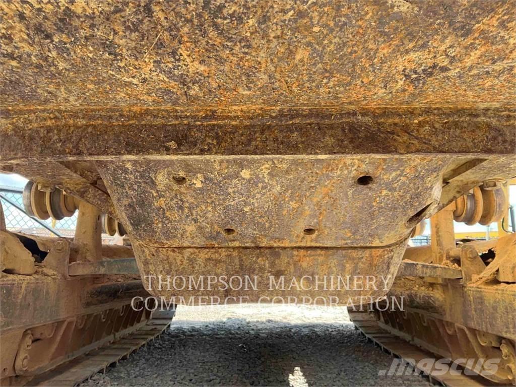 CAT D5B Buldozer sobre oruga