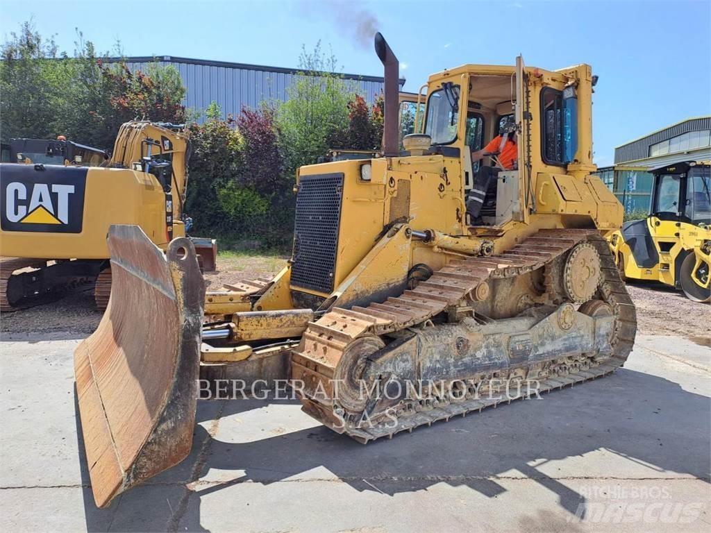 CAT D5H Buldozer sobre oruga