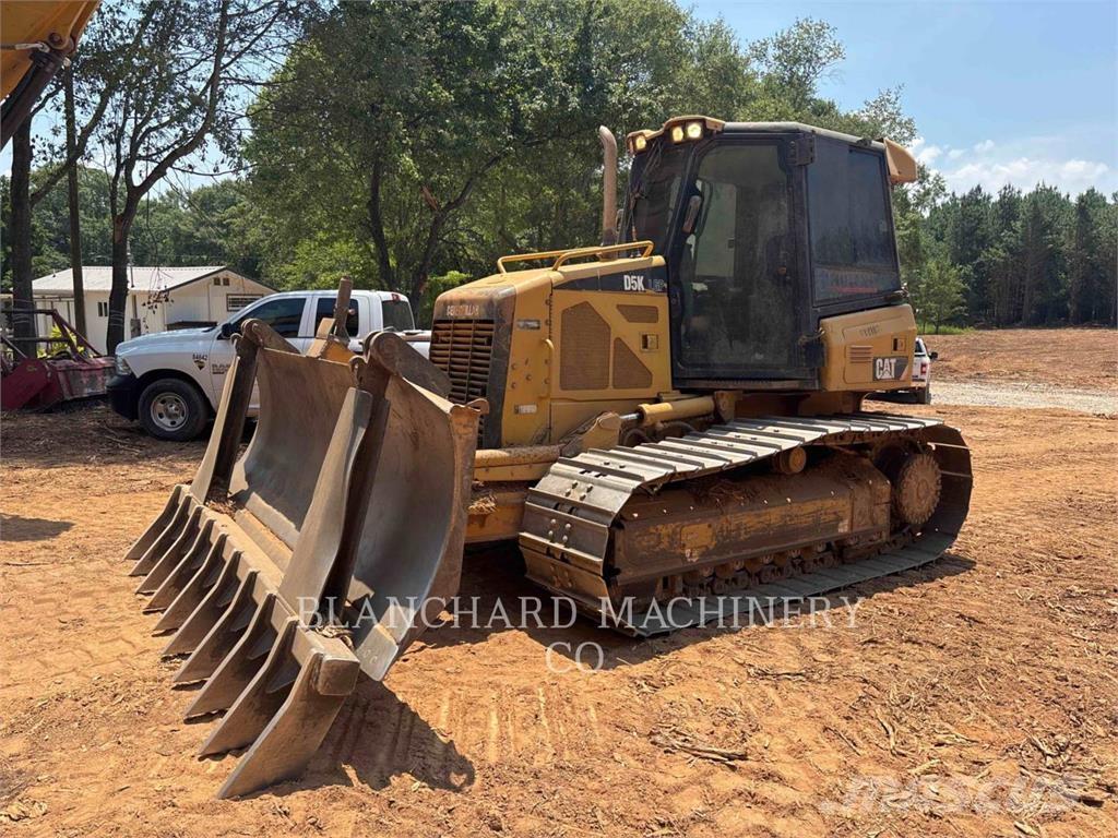 CAT D5K LGP Buldozer sobre oruga