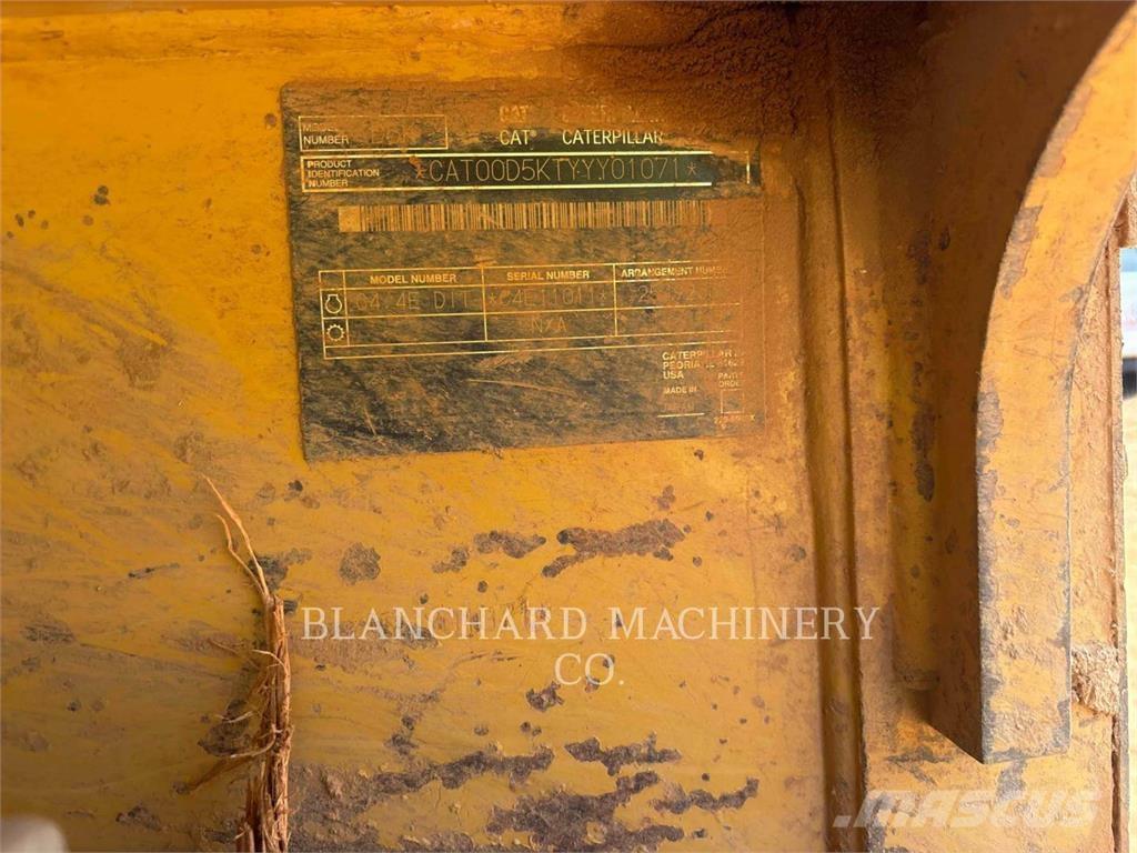 CAT D5K LGP Buldozer sobre oruga