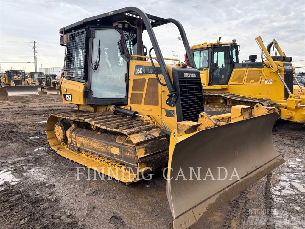 CAT D5K2 Buldozer sobre oruga