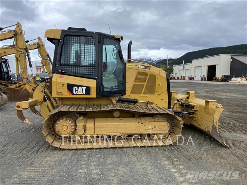 CAT D5K2 Buldozer sobre oruga
