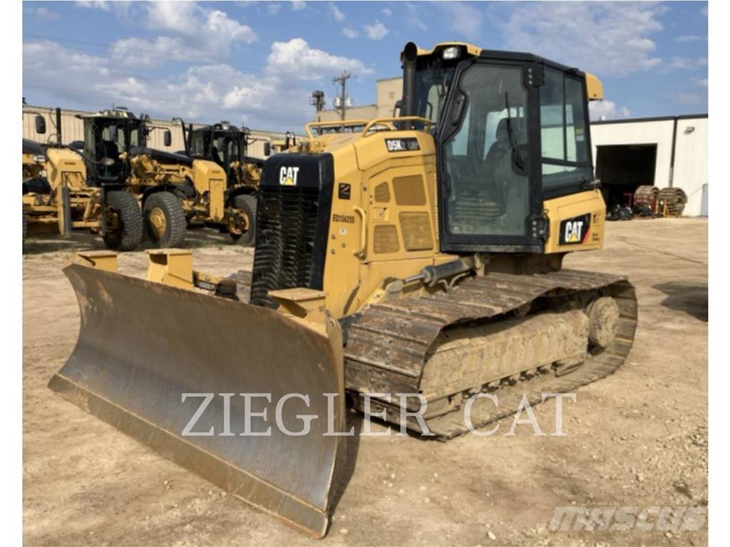 CAT D5K2 Buldozer sobre oruga