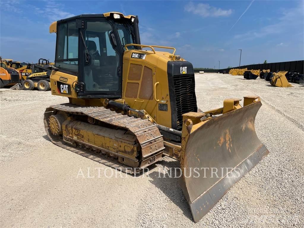 CAT D5K2 XL Buldozer sobre oruga
