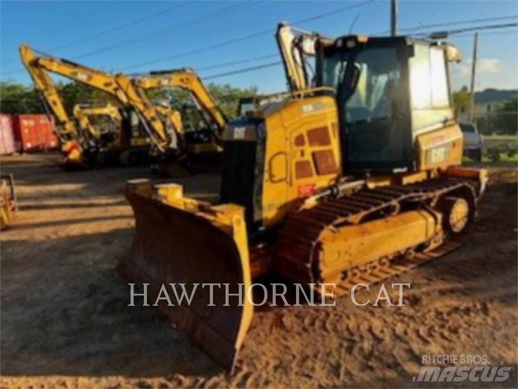 CAT D5K2 XL Buldozer sobre oruga
