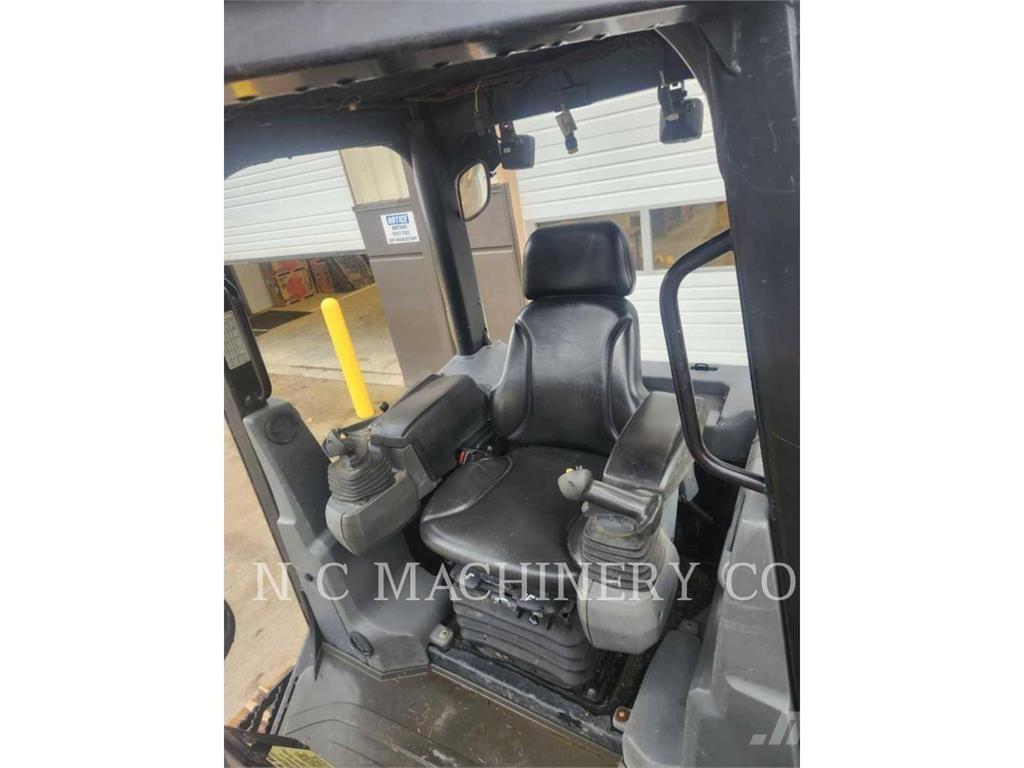 CAT D5K2 XLCN Buldozer sobre oruga