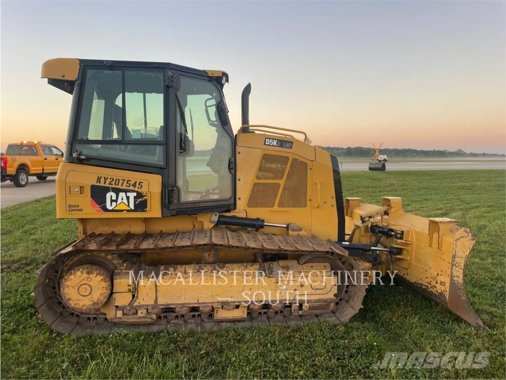 CAT D5K2LGP Buldozer sobre oruga