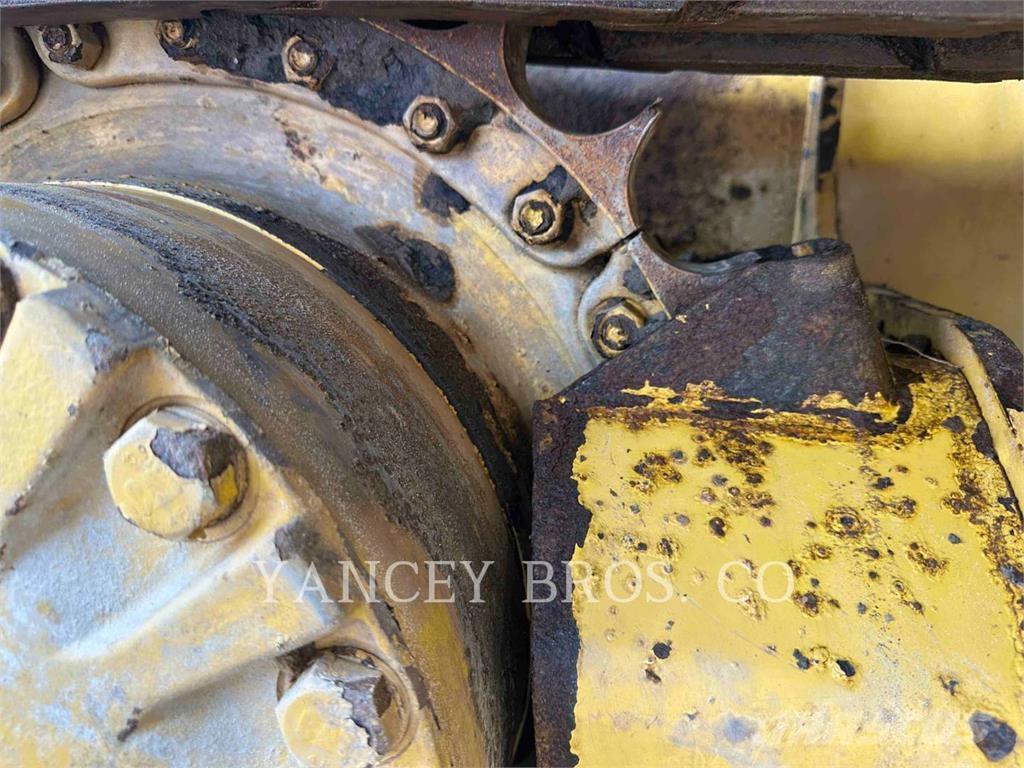 CAT D5K2LGP Buldozer sobre oruga