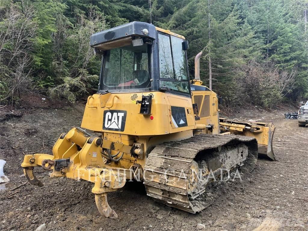 CAT D6K Buldozer sobre oruga