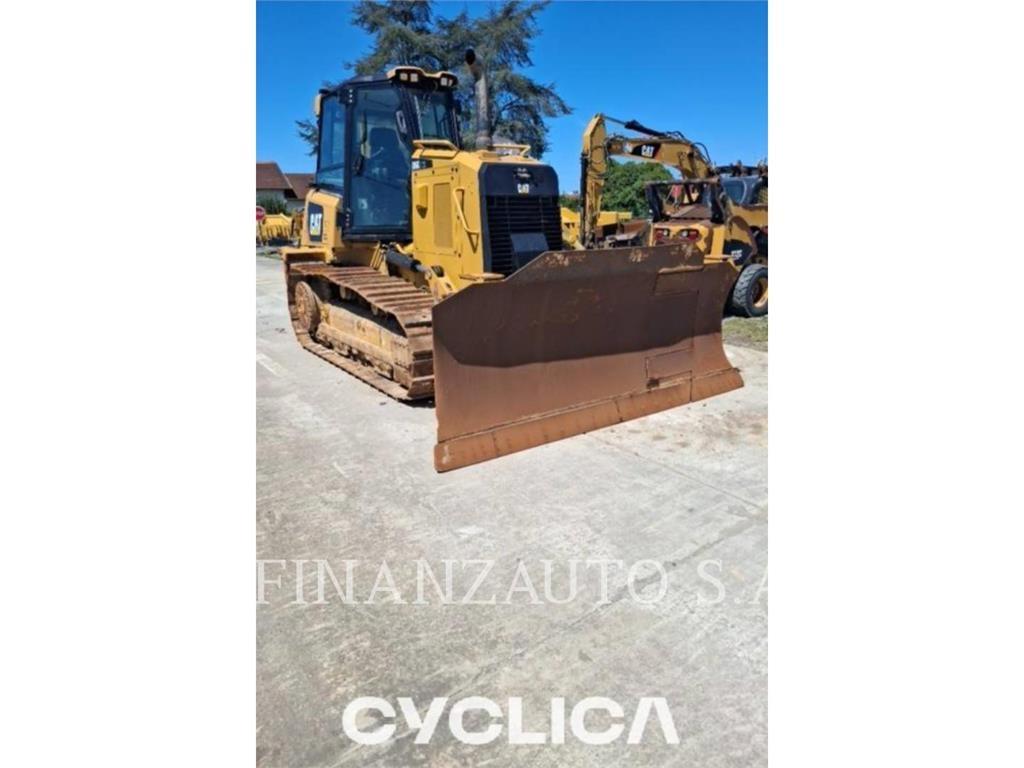CAT D6K Buldozer sobre oruga