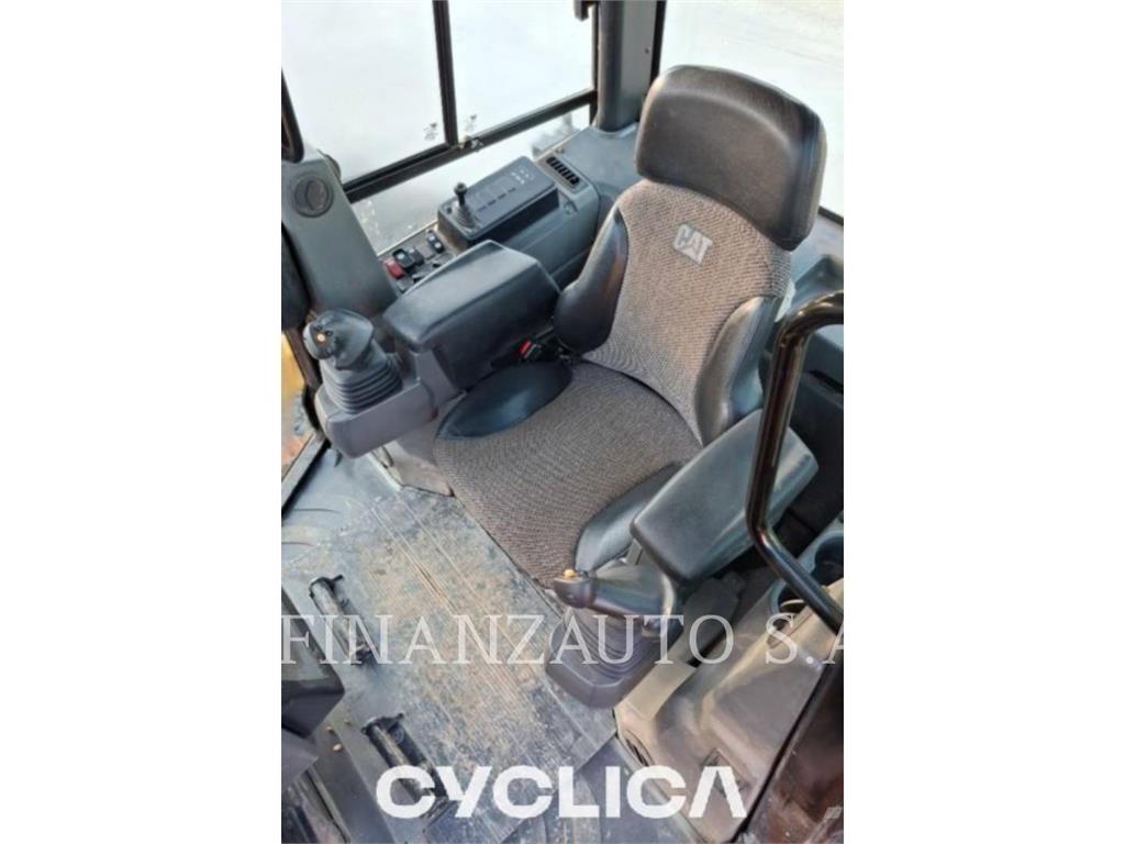 CAT D6K Buldozer sobre oruga