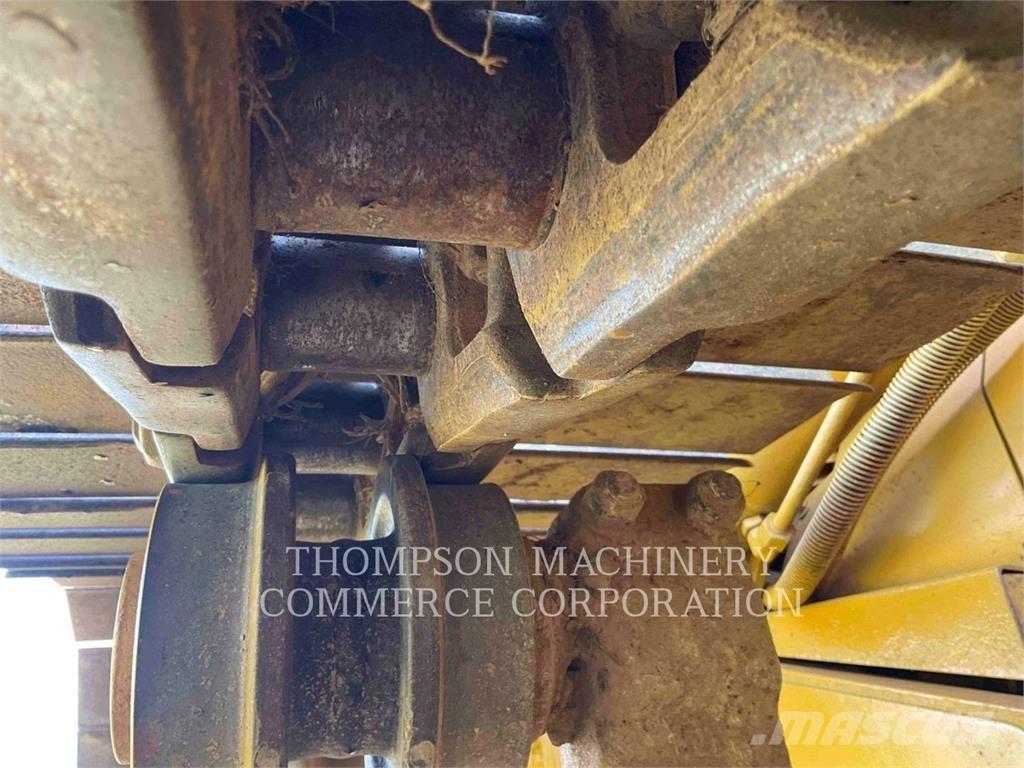 CAT D6M LGP Buldozer sobre oruga