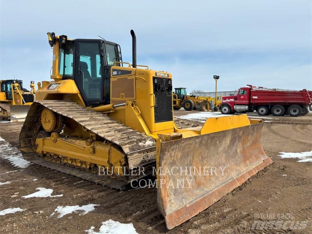 CAT D6N Buldozer sobre oruga