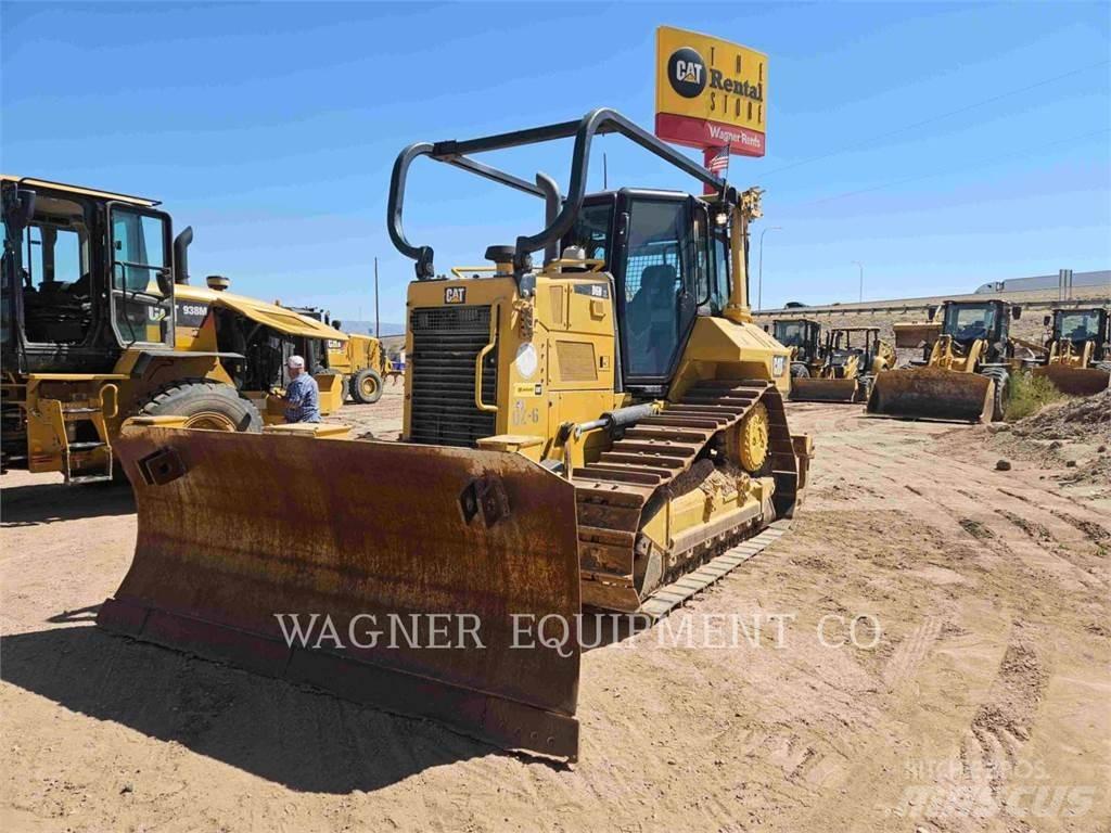 CAT D6N XL Buldozer sobre oruga