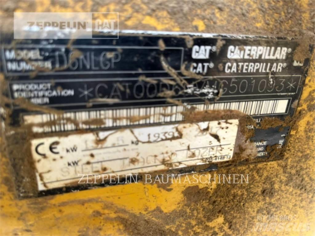 CAT D6NMP Buldozer sobre oruga