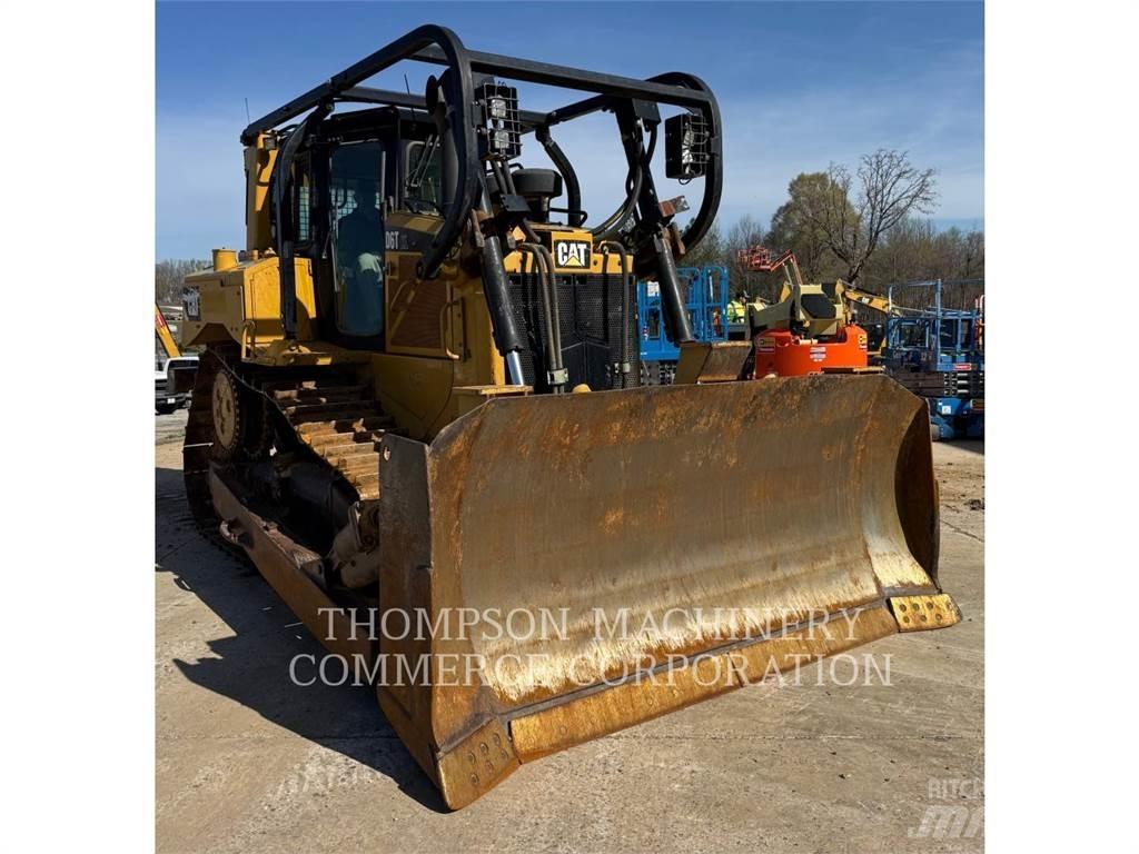 CAT D6T Buldozer sobre oruga