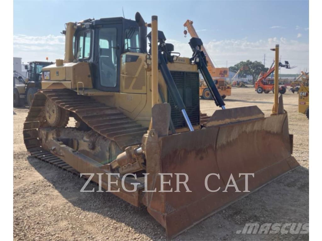 CAT D6T Buldozer sobre oruga