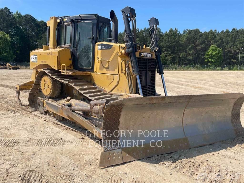 CAT D6T Buldozer sobre oruga