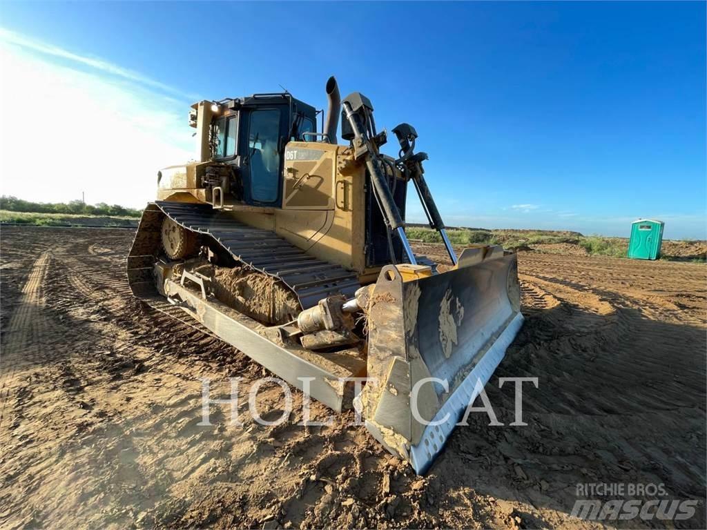 CAT D6T Buldozer sobre oruga