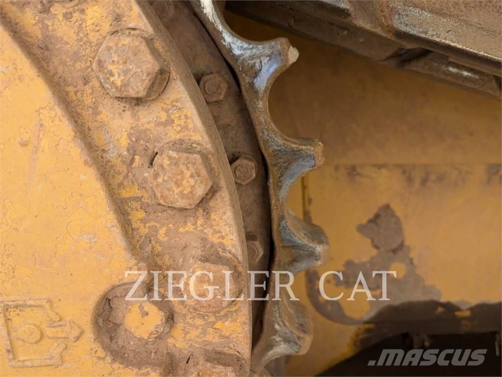 CAT D6T Buldozer sobre oruga