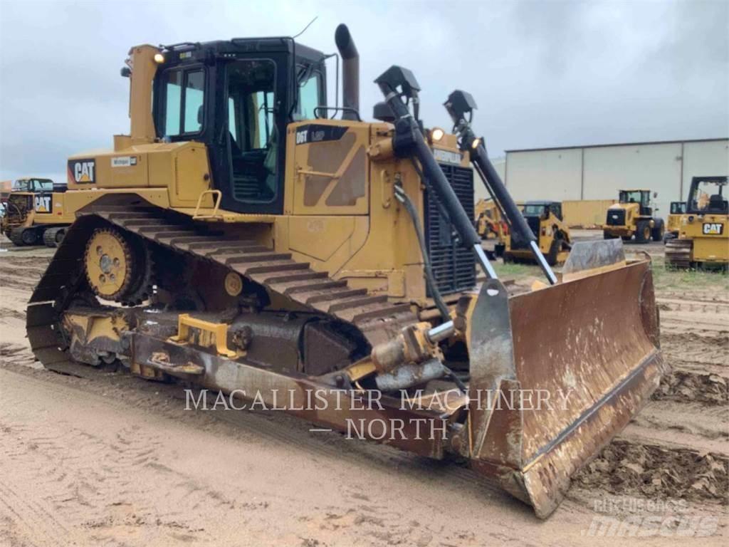 CAT D6T Buldozer sobre oruga