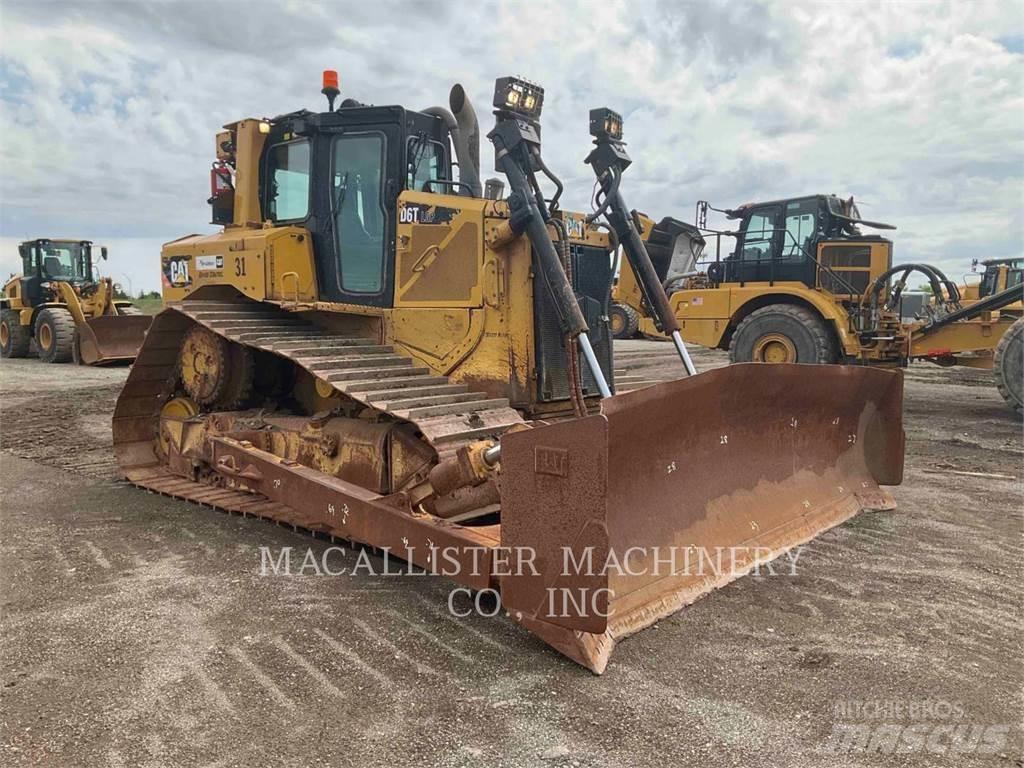CAT D6T Buldozer sobre oruga