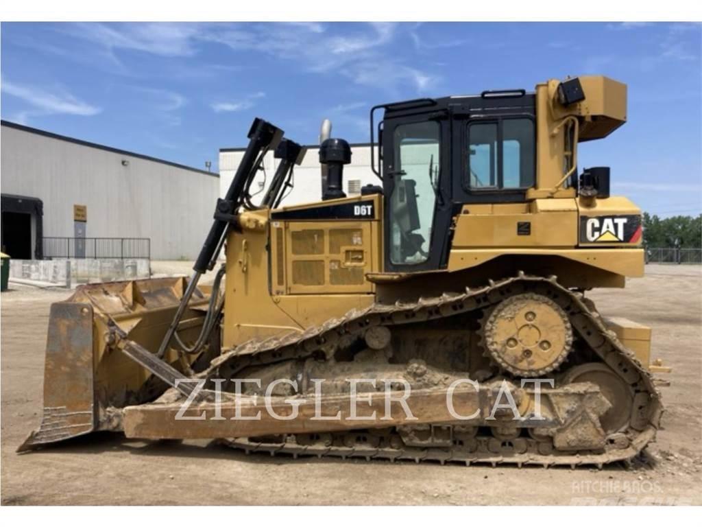 CAT D6T Buldozer sobre oruga