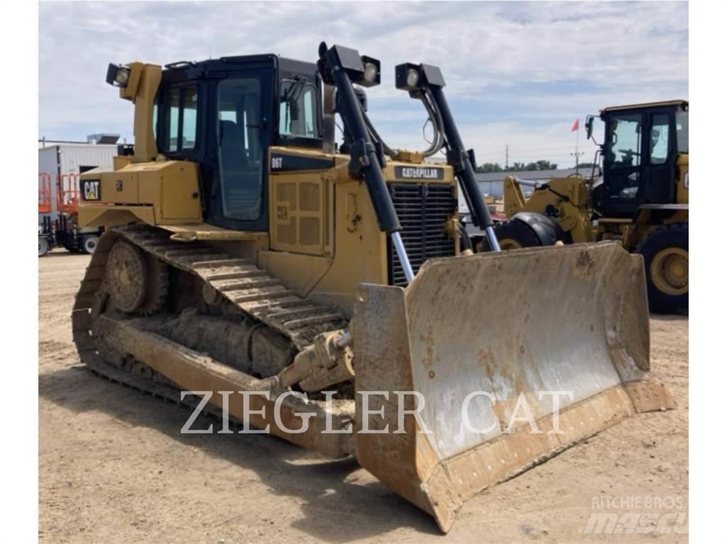 CAT D6T Buldozer sobre oruga