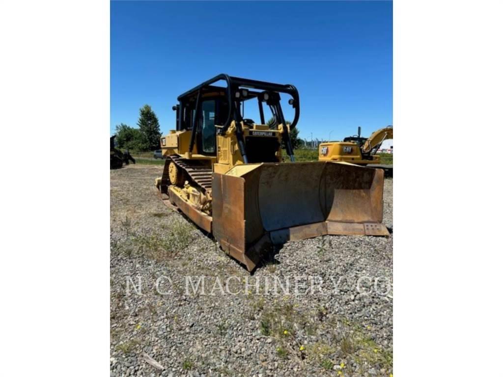 CAT D6T Buldozer sobre oruga