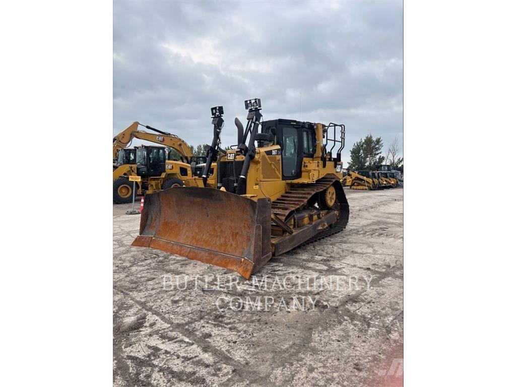 CAT D6T Buldozer sobre oruga