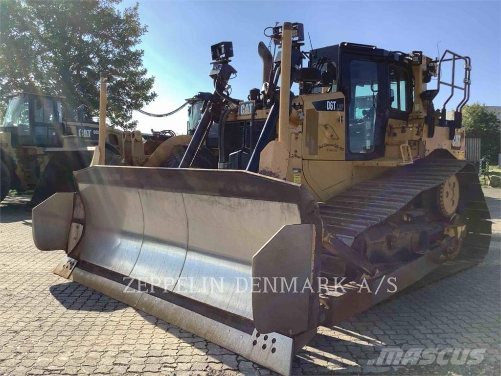 CAT D6T Buldozer sobre oruga