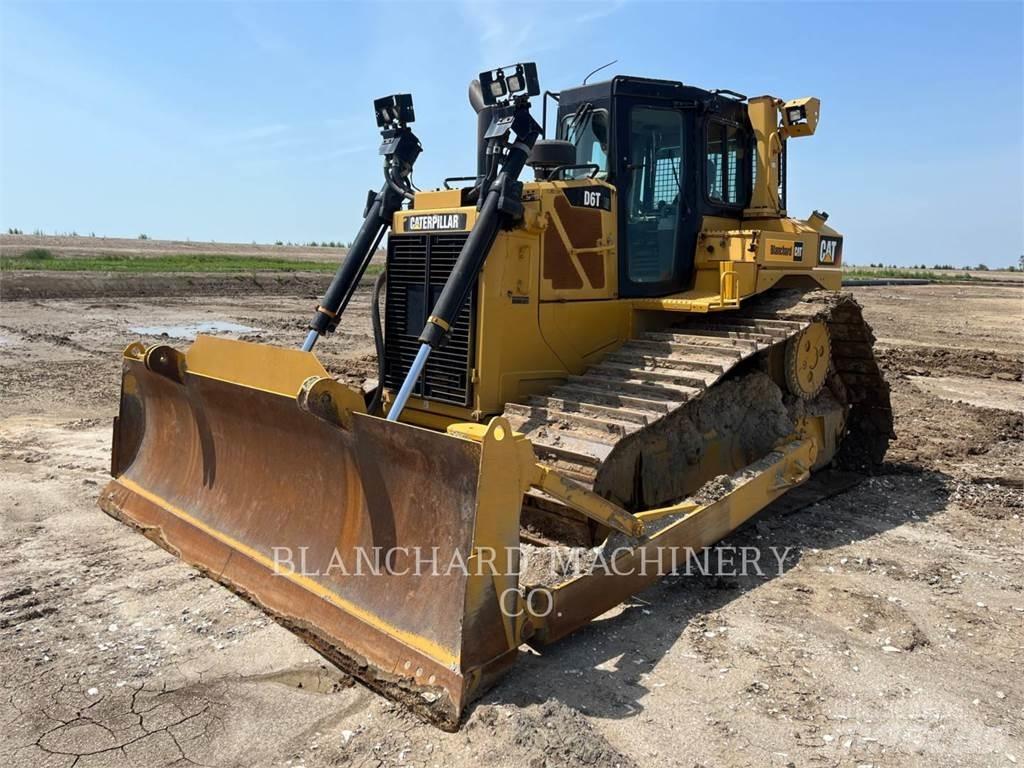 CAT D6T LGP Buldozer sobre oruga