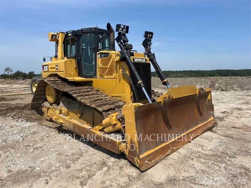 CAT D6T LGP Buldozer sobre oruga