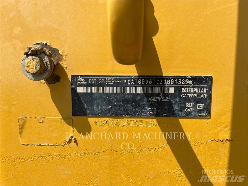 CAT D6T LGP Buldozer sobre oruga