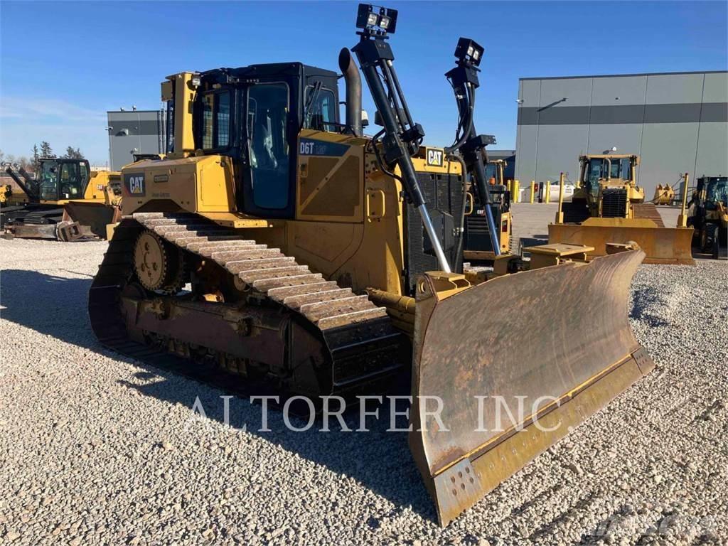 CAT D6T LGPPAT Buldozer sobre oruga
