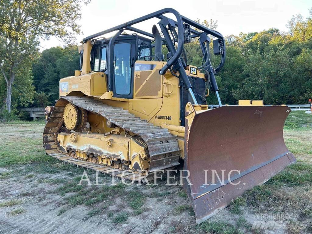 CAT D6T LGPPAT Buldozer sobre oruga