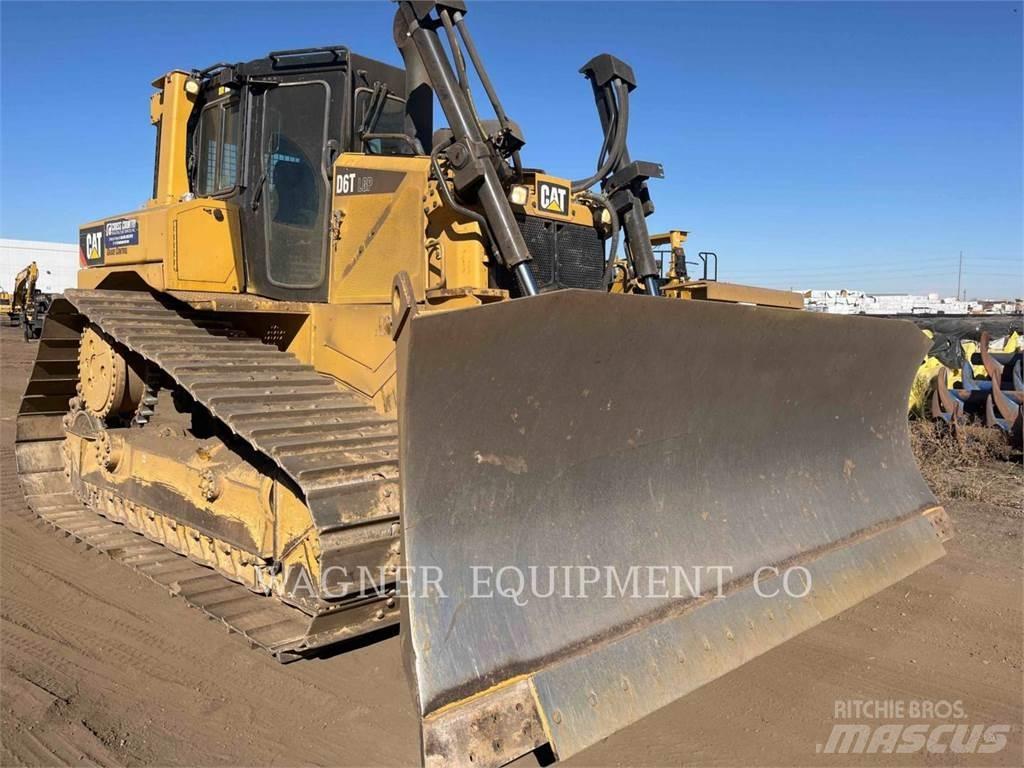 CAT D6T LGPVPT Buldozer sobre oruga
