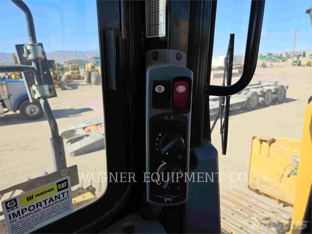 CAT D6T LGPVPT Buldozer sobre oruga