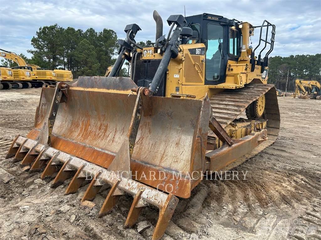 CAT D6T RAKE Buldozer sobre oruga