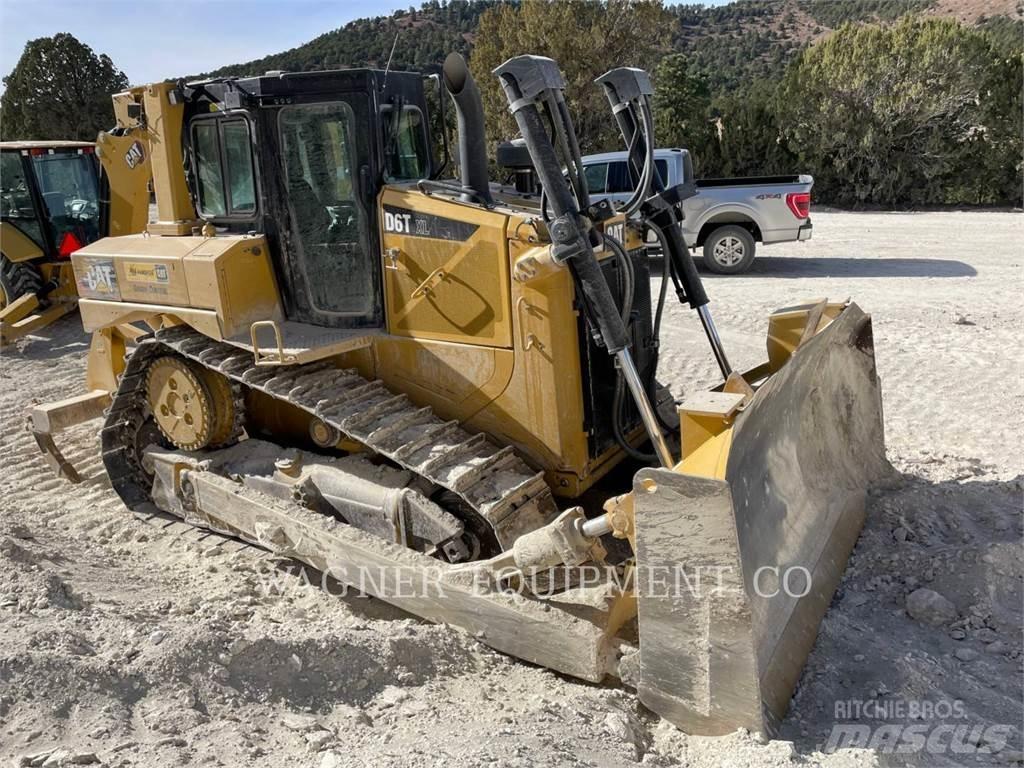 CAT D6T XL Buldozer sobre oruga